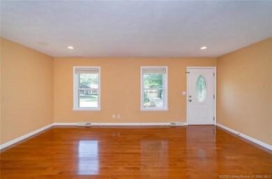 4340 Country View Dr, Floyds Knobs, IN 47119 - photo 5