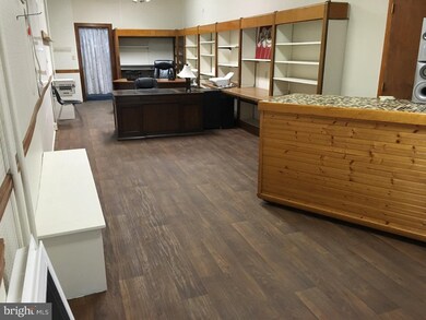 230 Pine St, Tamaqua, PA 18252 - photo 2