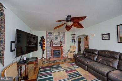 226 Folsom Ave, Folsom, PA 19033 - photo 7