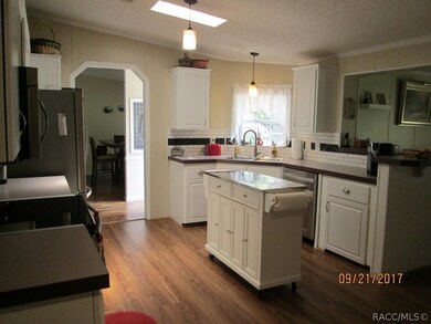 Eat-In Kitchen