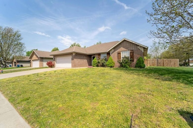 795 E Ozark Jubilee Dr, Nixa, MO 65714 - photo 2