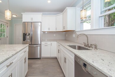 28 Queen St, Franklin, MA 02038 - photo 4