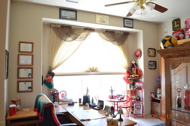 3 rd beed room or den/office