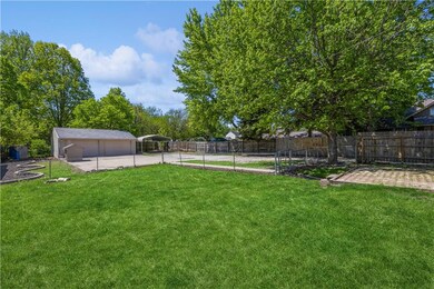 4420 Hickman Rd, Des Moines, IA 50310 - photo 2