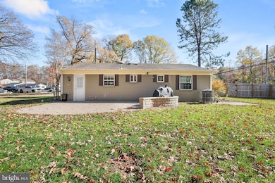 15709 Maple Dr, Accokeek, MD 20607 - photo 4