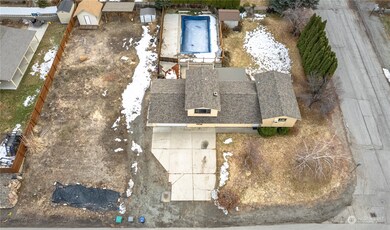 215 S Iowa Ave, East Wenatchee, WA 98802 - photo 3