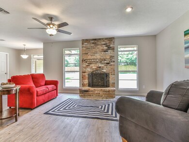 2680 S Woodloch St, Conroe, TX 77385 - photo 4