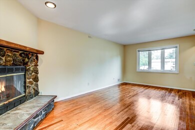 06-Living Room
