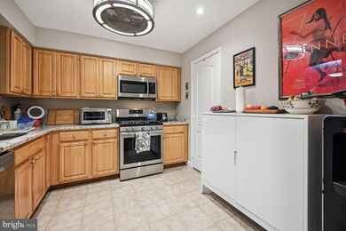3808 Chesterwood Dr unit 3808, Silver Spring, MD 20906 - photo 6