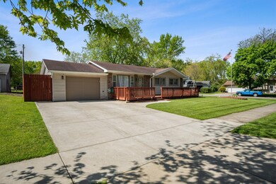 939 S Chase Dr, Crown Point, IN 46307 - photo 2