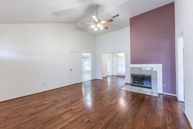 9743 Blackhawk Blvd, Houston, TX 77075 - photo 3
