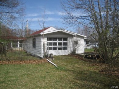 920 N Garibaldi Ave, Bangor, PA 18013 - photo 4