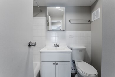 9969 Holly Ln unit 2E, Des Plaines, IL 60016 - photo 5