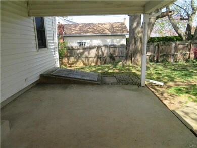 2219 N 3rd Ave, Whitehall, PA 18052 - photo 3