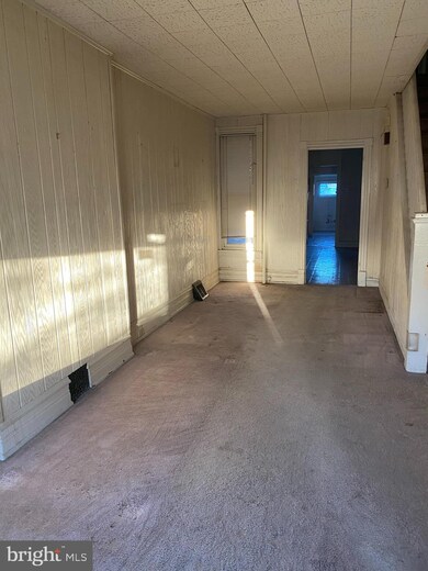 1347 Moss St, Reading, PA 19604 - photo 3