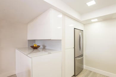 Lincoln Tower unit 8010, West Palm Beach, FL 33401 - photo 7