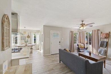 1110 W Heatherbrae Dr, Phoenix, AZ 85013 - photo 6