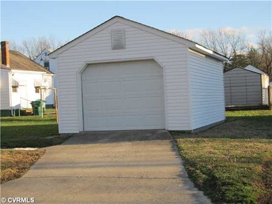 Parking Lot/Garage - Newer detached garage with au