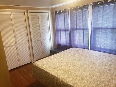 723 W Keith Ave, Waukegan, IL 60085 - photo 4