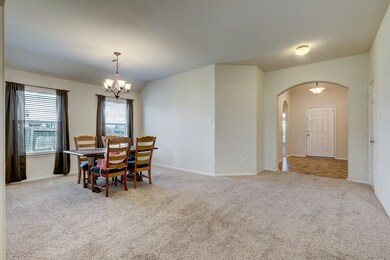1123 Lasso Ct, Alvin, TX 77511 - photo 6