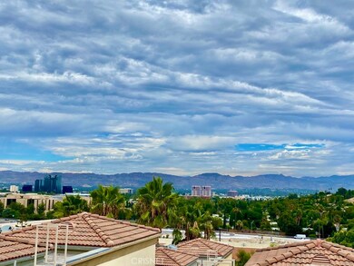 5220 Premiere Hills Cir unit 221, Woodland Hills, CA 91364 - photo 2