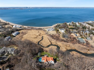 15 Hoffstot Ln, Port Washington, NY 11050 - photo 2