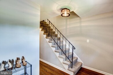 12800 Melvue Ct, Fairfax, VA 22033 - photo 5