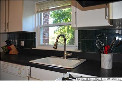 18 Coughlan Ave, Staten Island, NY 10310 - photo 4