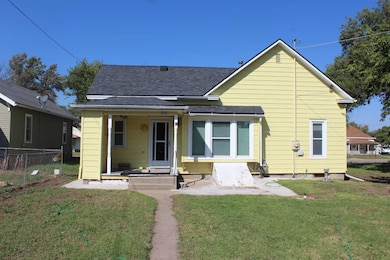 722 E 6th St, Concordia, KS 66901 - photo 4