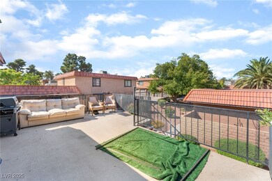 300 Brookside Ln unit D, Las Vegas, NV 89107 - photo 5