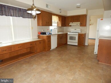 362 Estate Rd, Boyertown, PA 19512 - photo 2