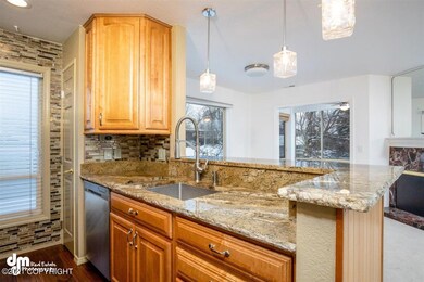 Kitchen w/ Bar