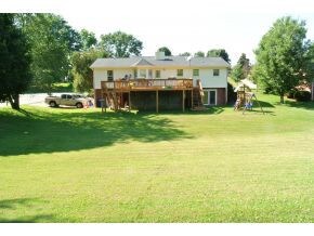 LARGE LEVEL BACK YARD