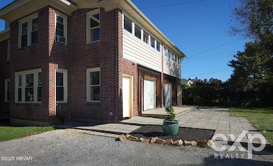 1411 W Market St, Lewisburg, PA 17837 - photo 5