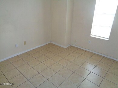 10633 Springwood Dr unit C, El Paso, TX 79935 - photo 5