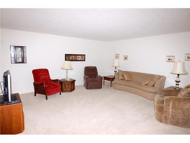 670 Wood Run Dr unit 50, Marysville, OH 43040 - photo 3