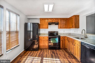 2546 Log Mill Ct, Crofton, MD 21114 - photo 2