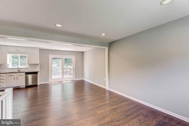 1011 Courtland Dr, Sykesville, MD 21784 - photo 5