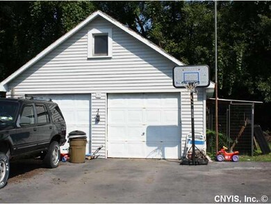 Parking Lot/Garage