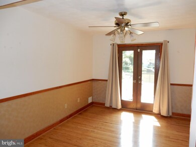 5623 Magnolia Ln, Alexandria, VA 22311 - photo 7