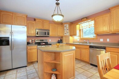 543 Echo Valley Rd, Brooklyn, WI 53521 - photo 2