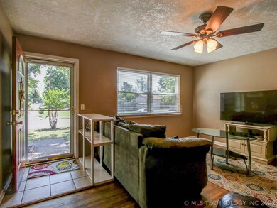 326 N Carlsbad St, Owasso, OK 74055 - photo 5