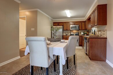 Dining & Kitchen