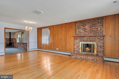 7400 Locust Dr, Hanover, MD 21076 - photo 6