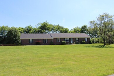 292 Shannon Oaks Dr, Harrodsburg, KY 40330 - photo 3