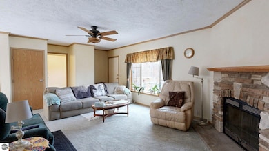 6524 E Edgar Rd, Vestaburg, MI 48891 - photo 4