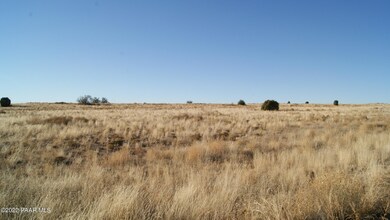 2580 W Compass Point Rd, Paulden, AZ 86334 - photo 3