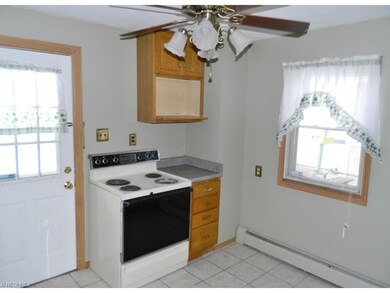 Updated Kitchen with ceramic floor.