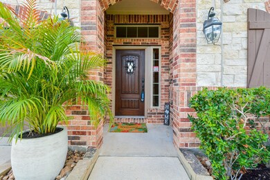 Come on in! This home is ready to be yours!