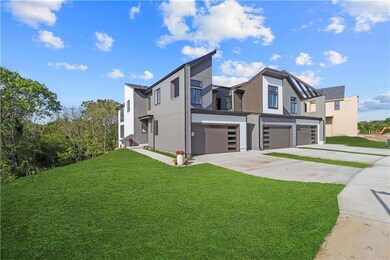 22520 W 93rd St, Lenexa, KS 66227 - photo 2